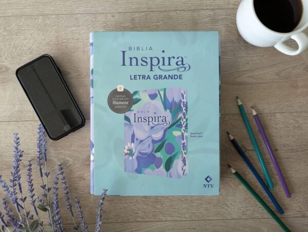 Biblia Inspira NTV, letra grande con Filament, SentiPiel, Ramo azul