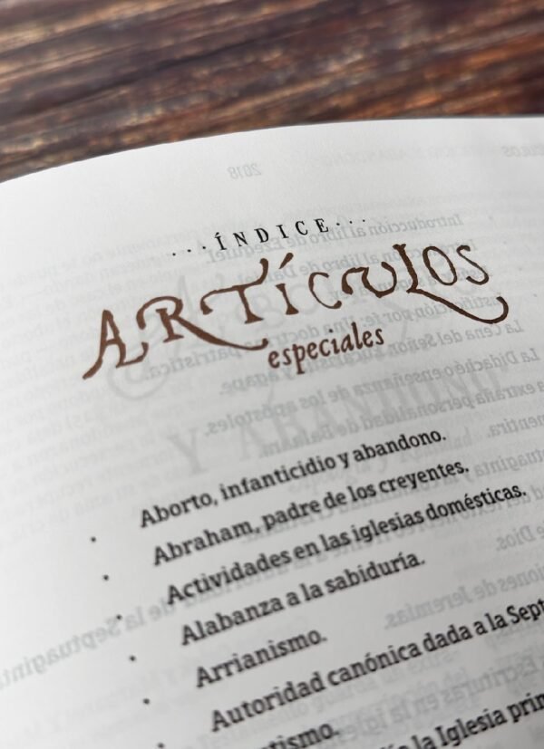 Biblia de Estudio Patrística  Marrón con Indíce