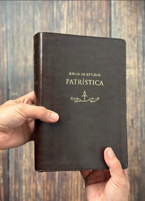 Biblia de Estudio Patrística  Marrón con Indíce
